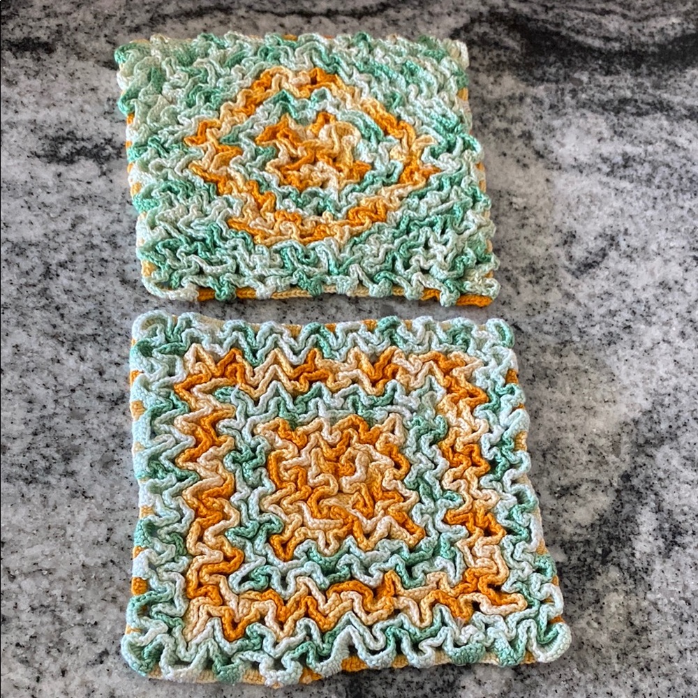 2 MCM Handmade βWigglyβ Crochet Hot Pads Pot Holders in Mint, Yellow & Cream!